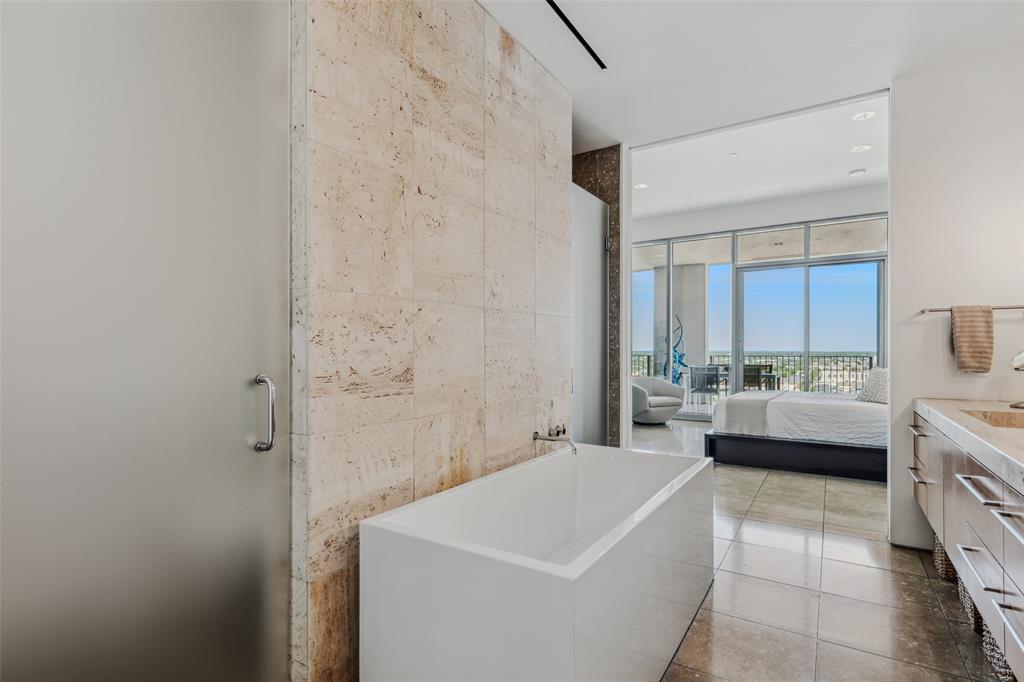 1717 Arts Plaza, Unit 1804 Dallas, TX 75201 - Photo 18 of 31