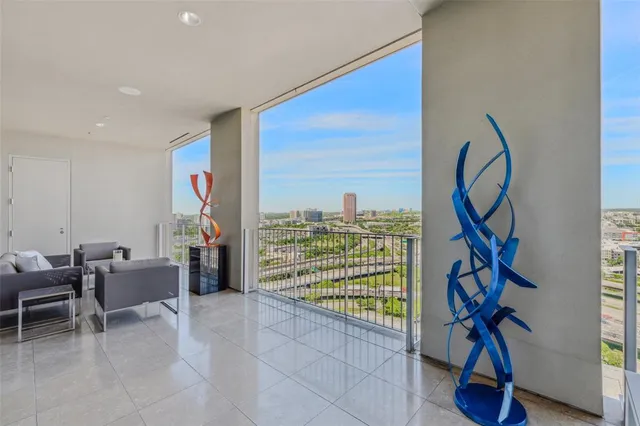 $900,000 | 1717 Arts Plaza, Unit 1804, Dallas, TX 75201