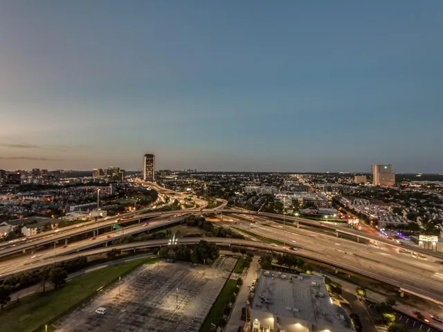 $900,000 | 1717 Arts Plaza, Unit 1804, Dallas, TX 75201