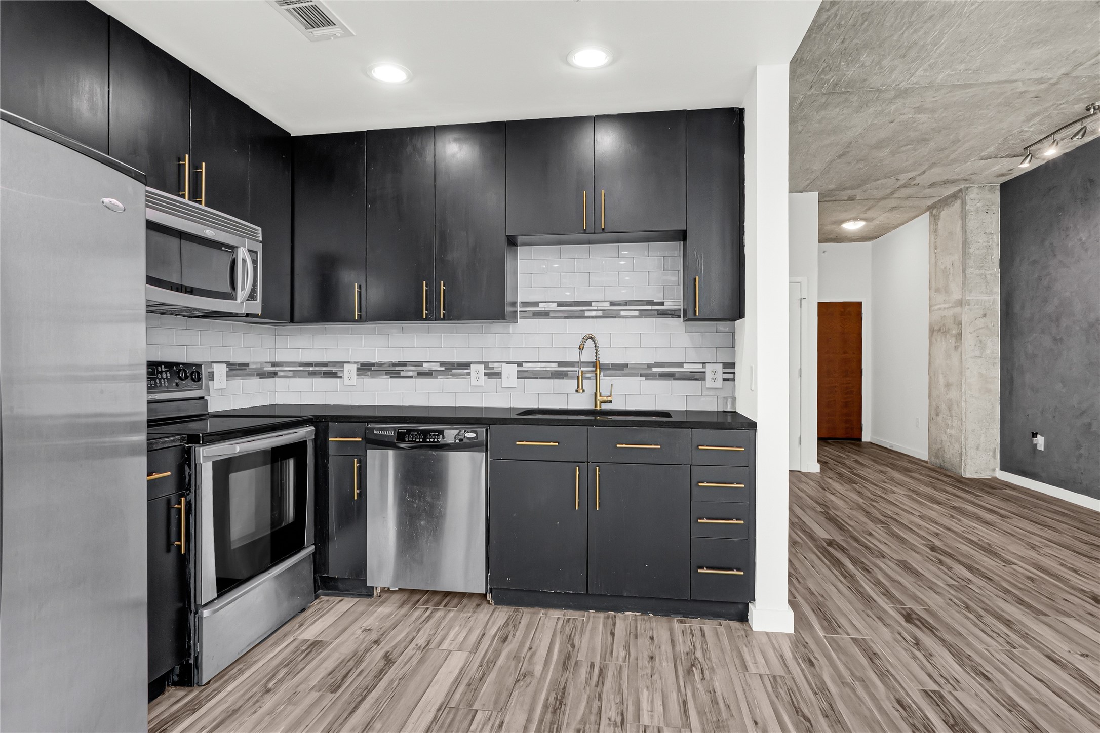 5925 Almeda Road, Unit 11406 Houston, TX 77004 - Photo 5 of 42