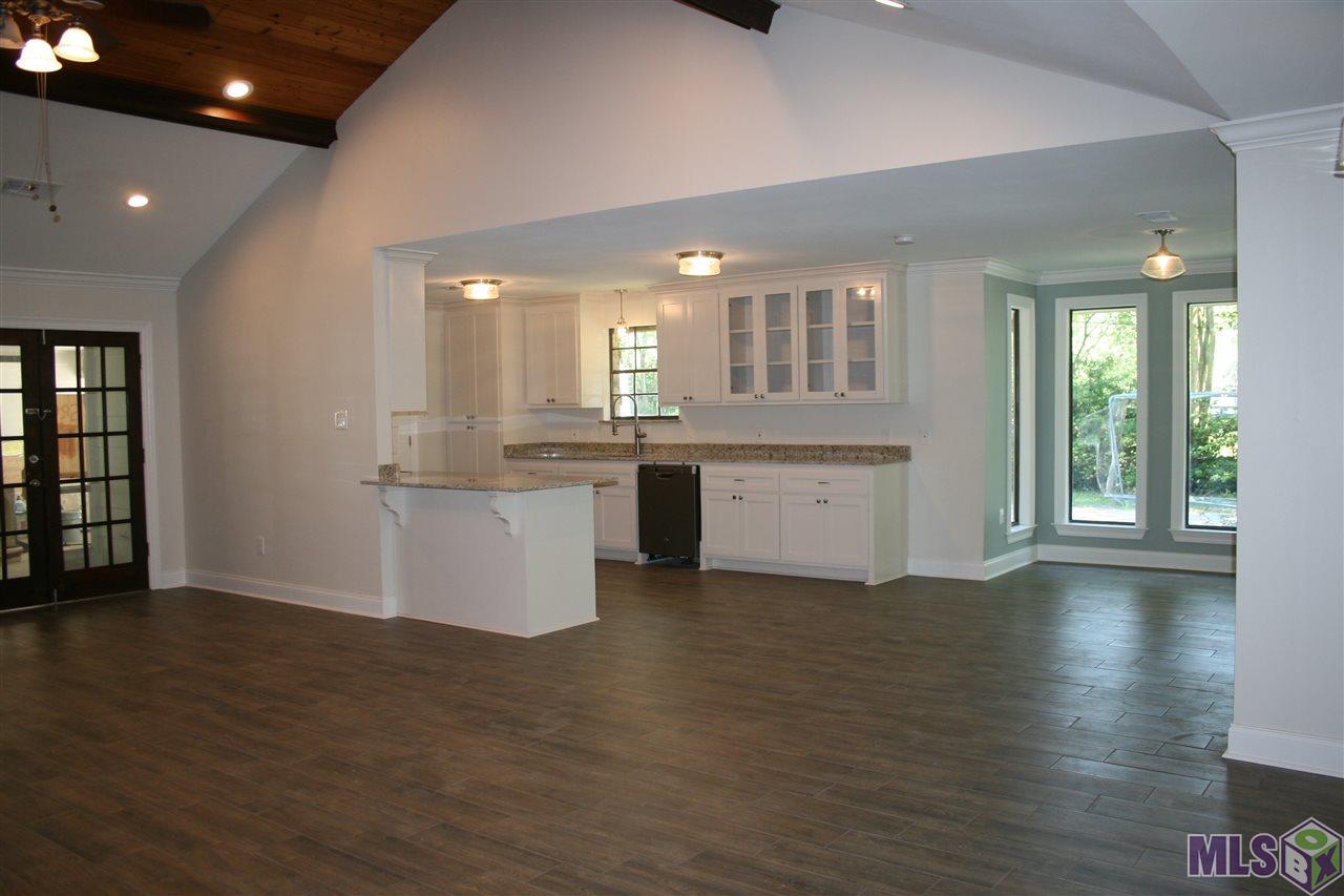 1573 4h Club Road Denham Springs, LA 70726 - Photo 8 of 23 LivingRoom/Kitchen