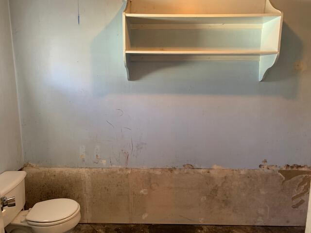 4040 Cedar Street Cutten, CA 95503 - Photo 9 of 21 a bathroom with a toilet