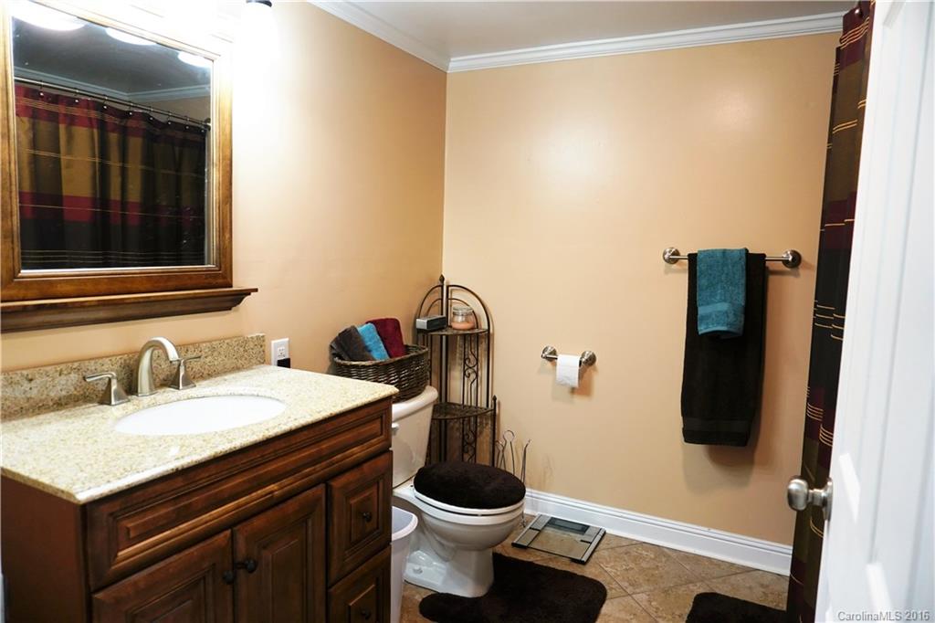 175 Chief Thomas Road Harmony, NC 28634 - Photo 14 of 24 Gallery Image 14