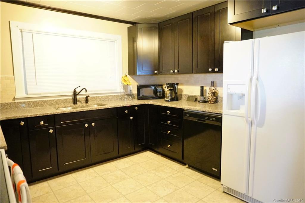 175 Chief Thomas Road Harmony, NC 28634 - Photo 4 of 24 Gallery Image 4