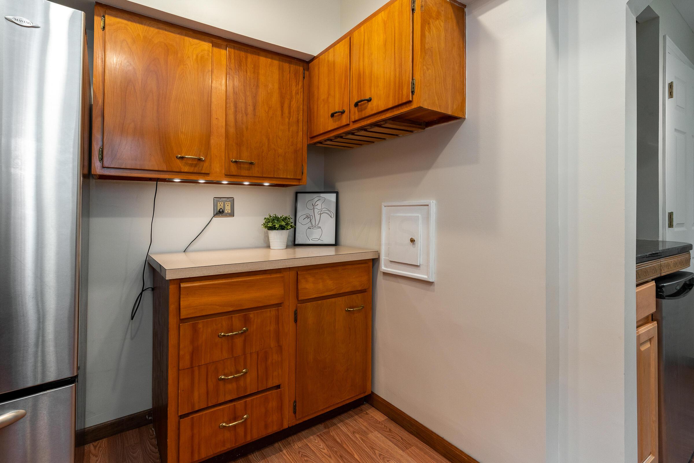 482 East Tulane Road Columbus, OH 43202 - Photo 14 of 37 Plenty of cabinetry to store your kitchen supplies and equipment.