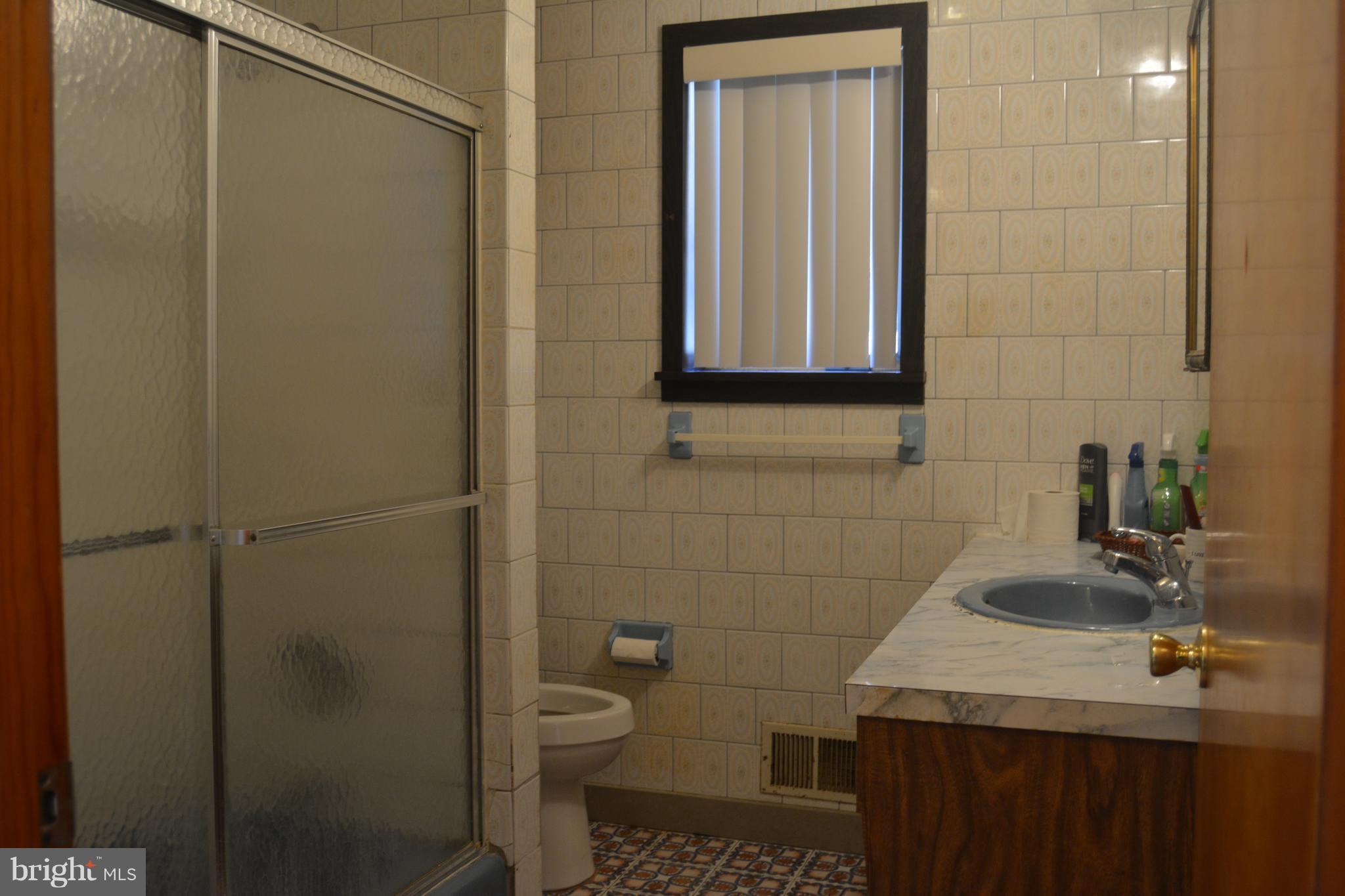 1847 Portship Road Baltimore, MD 21222 - Photo 10 of 18 Bath