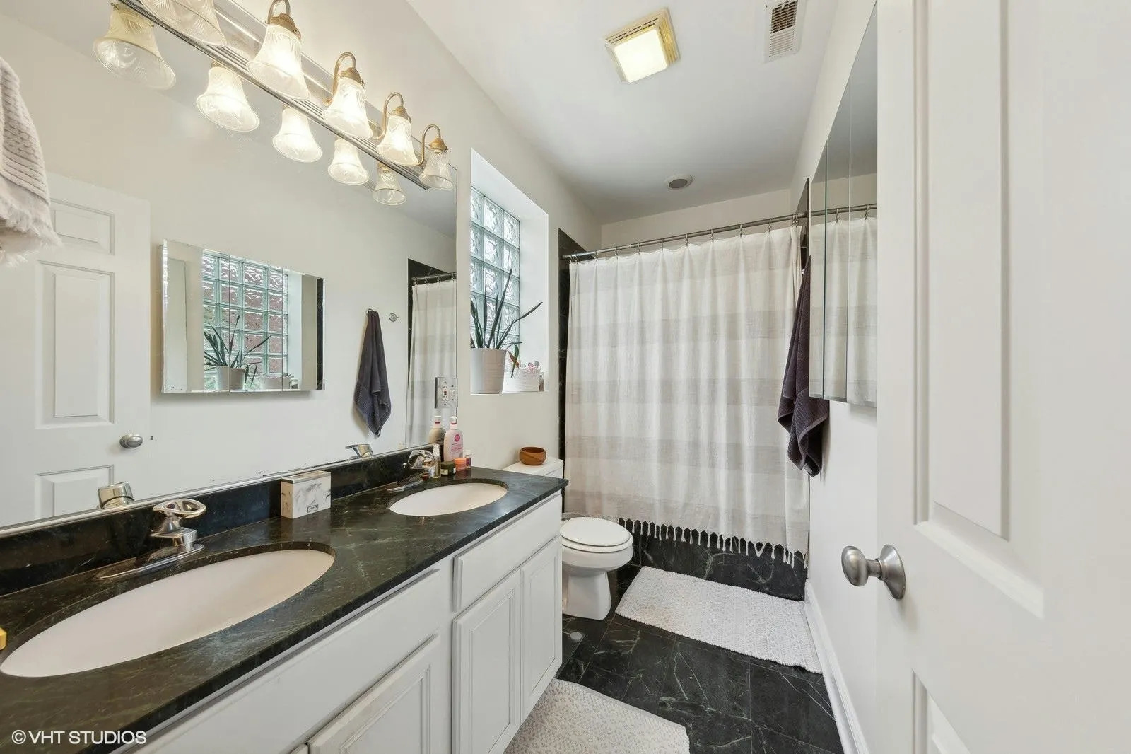 1308 West Fillmore Street, Unit 4 Chicago, IL 60607 - Photo 8 of 13 Gallery Image 8