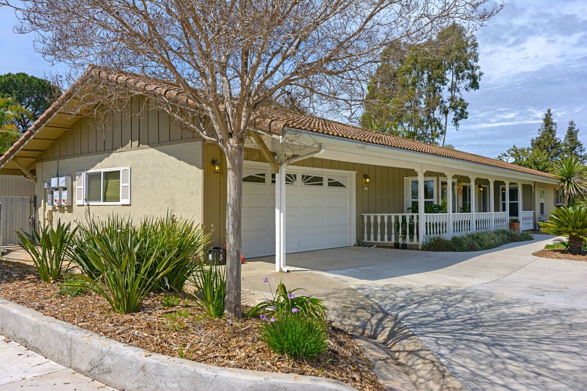 1939 Green Canyon Road Fallbrook, CA 92028 - Photo 2 of 25
