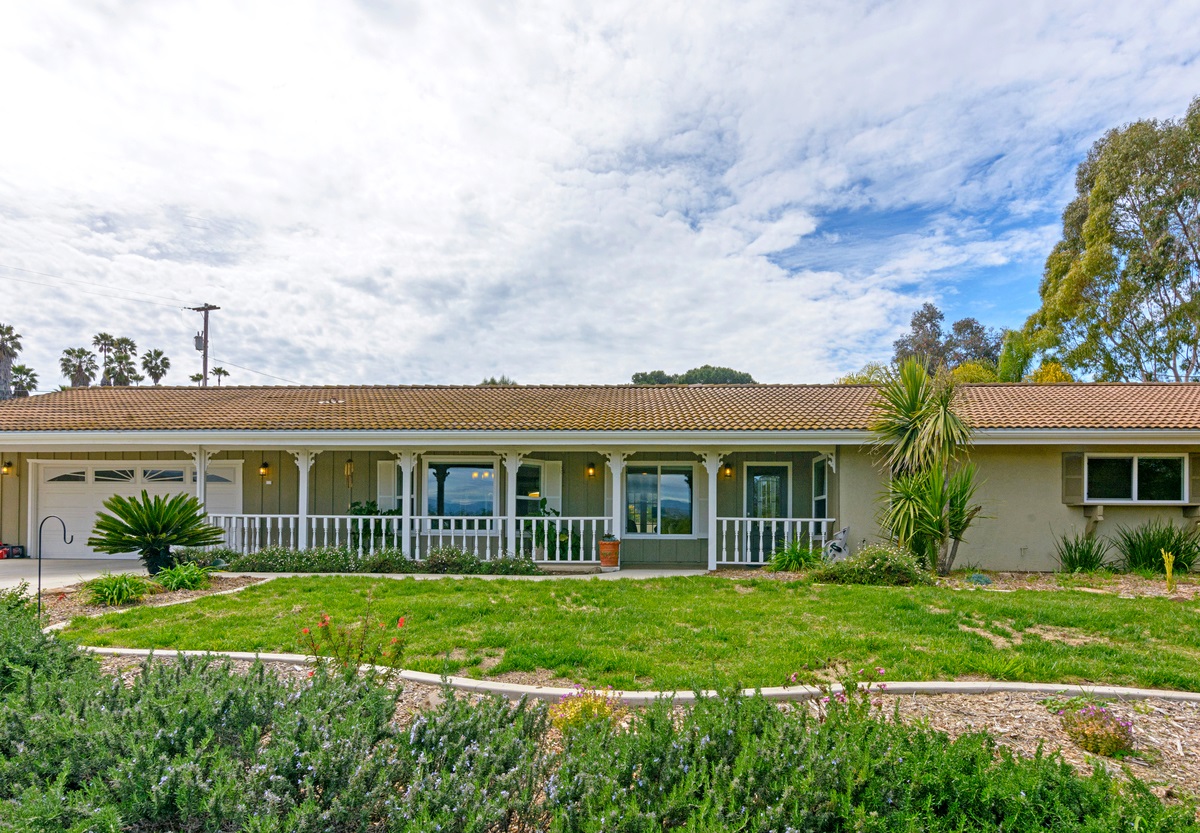 1939 Green Canyon Road Fallbrook, CA 92028 - Photo 3 of 25