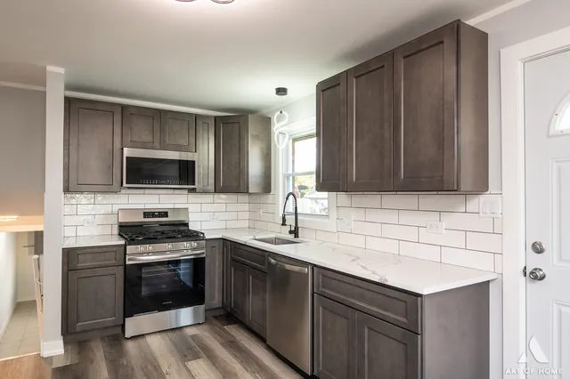 $394,900 | 10956 Nagle Avenue, Worth, IL 60482