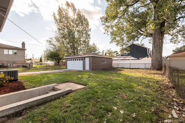 $394,900 | 10956 Nagle Avenue, Worth, IL 60482