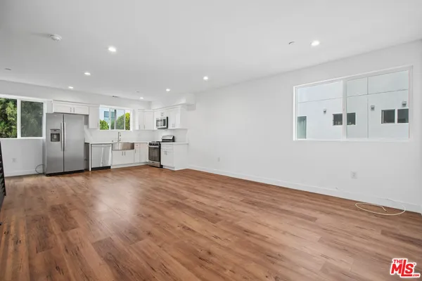 $4,000 | 6336 Beck Avenue, Unit 2, North Hollywood, CA 91606