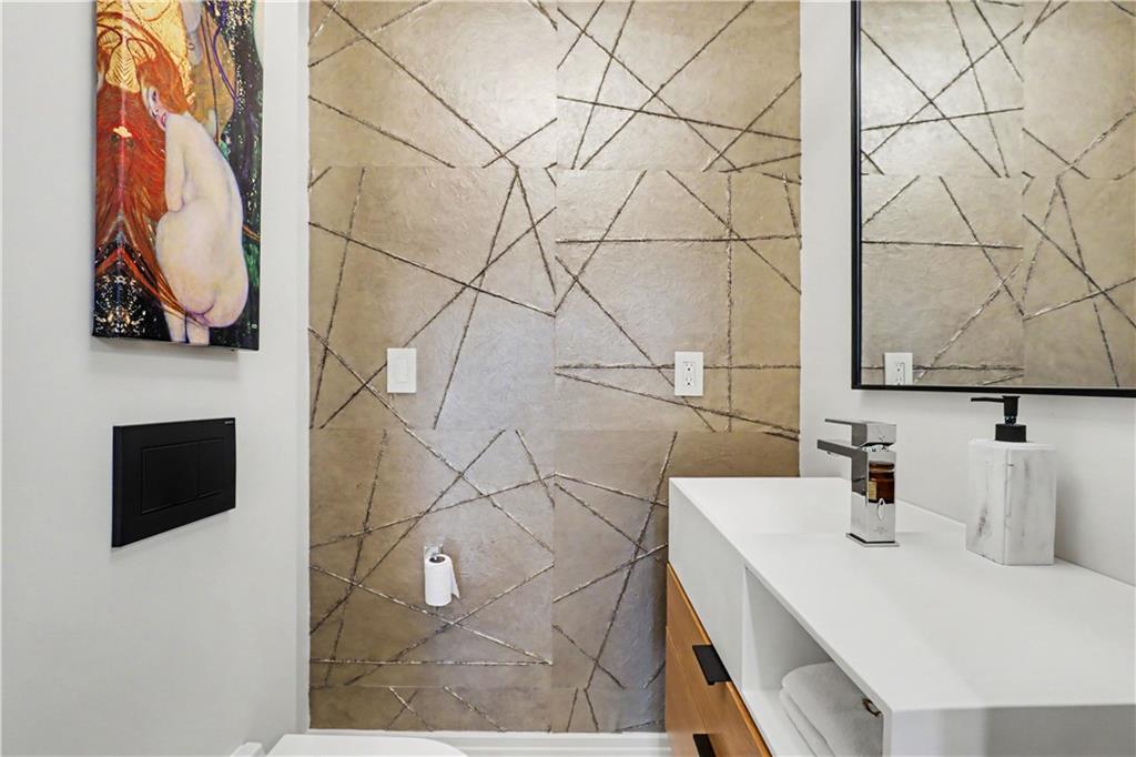 6251 Wornall Road Kansas City, MO 64113 - Photo 14 of 36