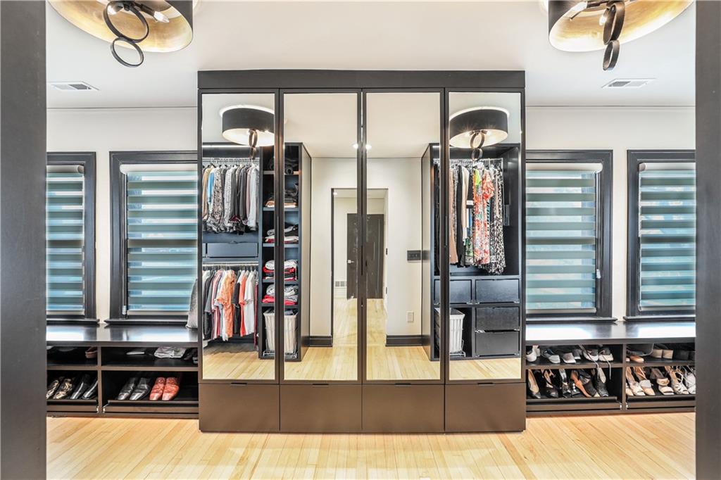 6251 Wornall Road Kansas City, MO 64113 - Photo 26 of 36