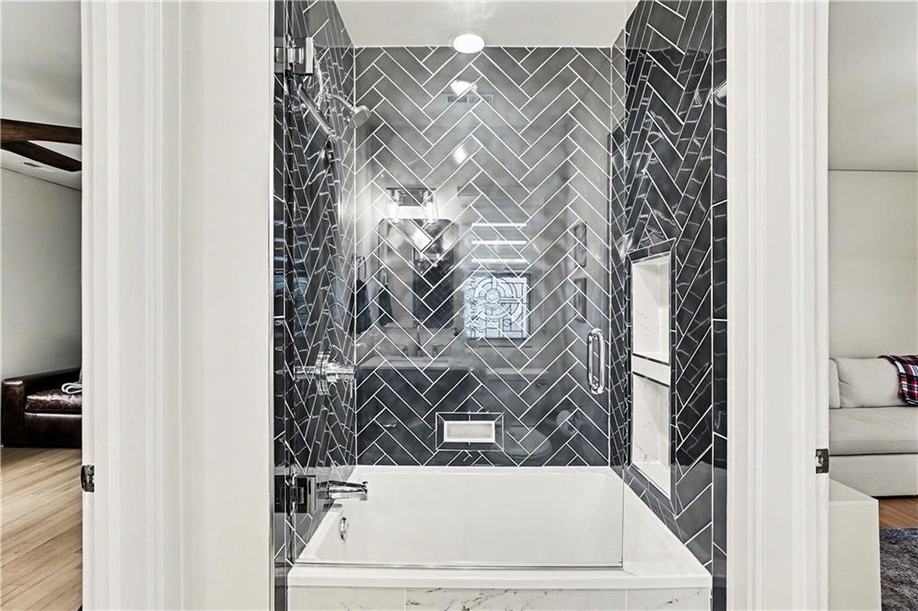 6251 Wornall Road Kansas City, MO 64113 - Photo 29 of 36