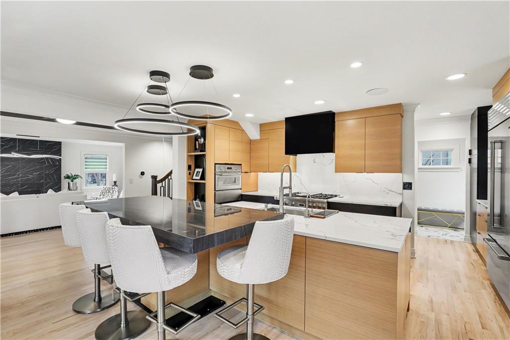 6251 Wornall Road Kansas City, MO 64113 - Photo 6 of 36