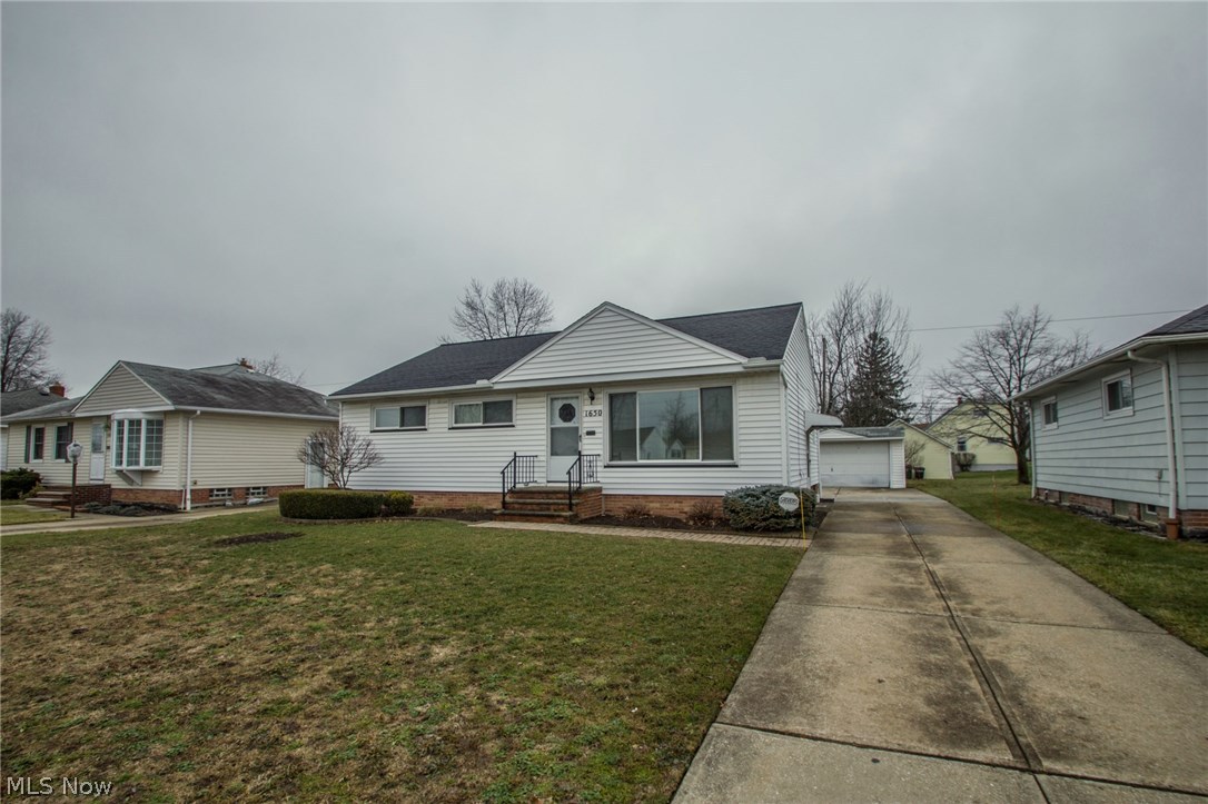 1650 Chelmsford Road Cleveland, OH 44124 - Photo 2 of 33 Gallery Image 2