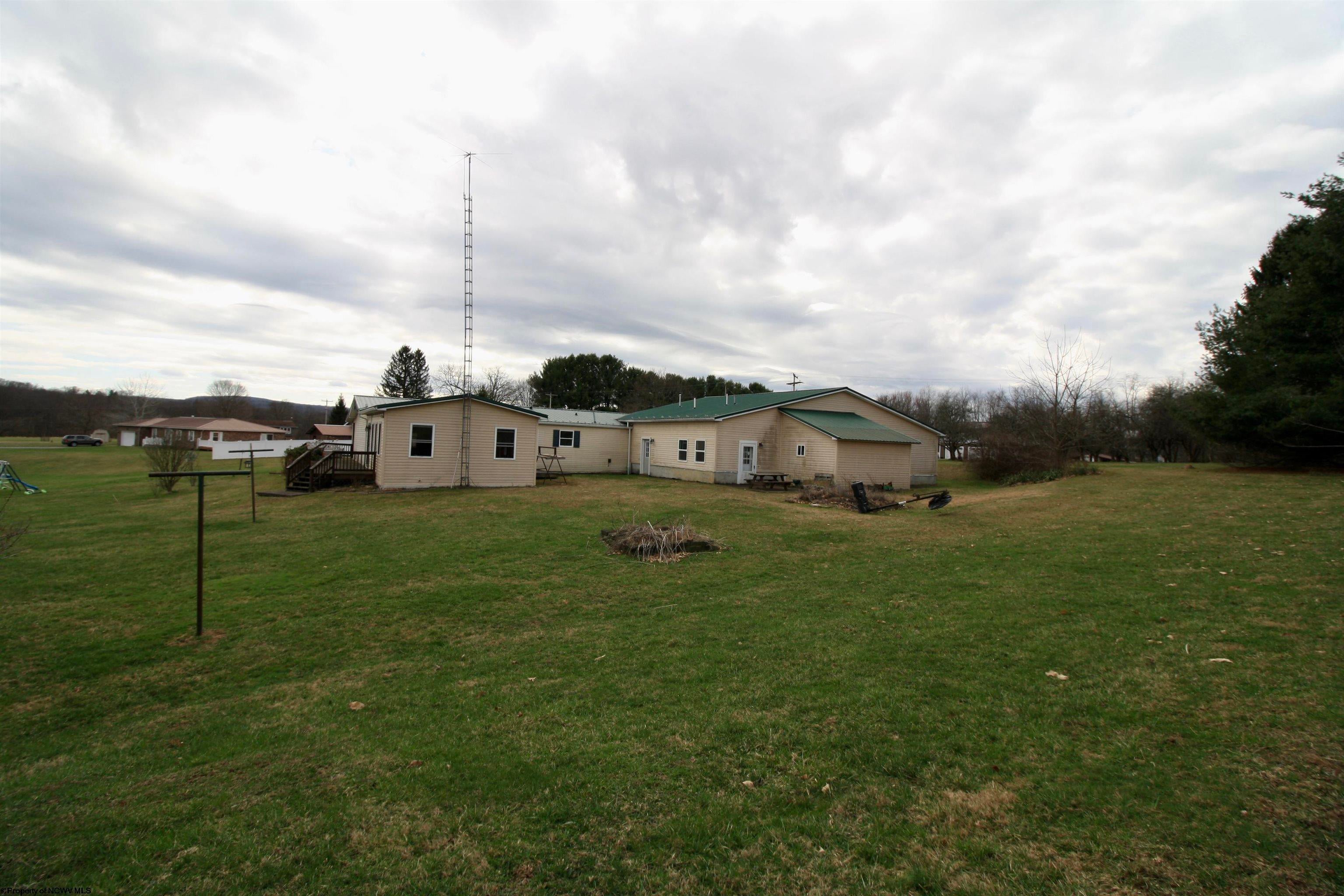 484 Sunny Brook Road Reedsville, WV 26547 - Photo 9 of 38 Gallery Image 9