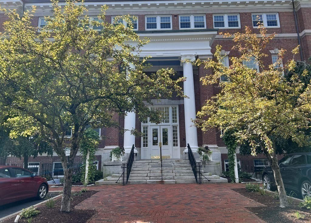 52 Sanborn Street, Unit 102 Reading, MA 01867 - Photo 17 of 28 not sure