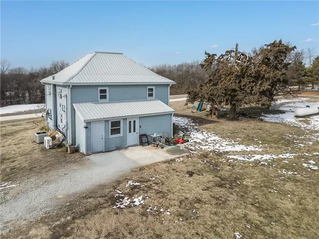 $350,000 | 24592 195th Street, Leavenworth, KS 66048