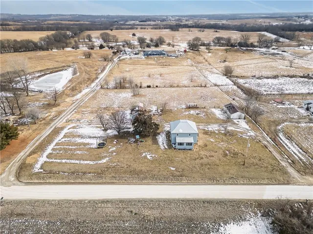 $350,000 | 24592 195th Street, Leavenworth, KS 66048