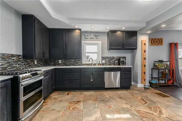 $350,000 | 24592 195th Street, Leavenworth, KS 66048