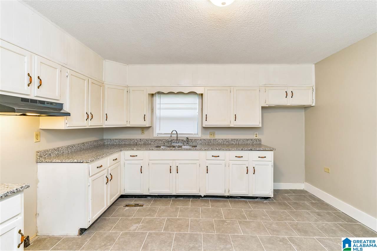 308 Cedar Circle Adamsville, AL 35005 - Photo 3 of 11