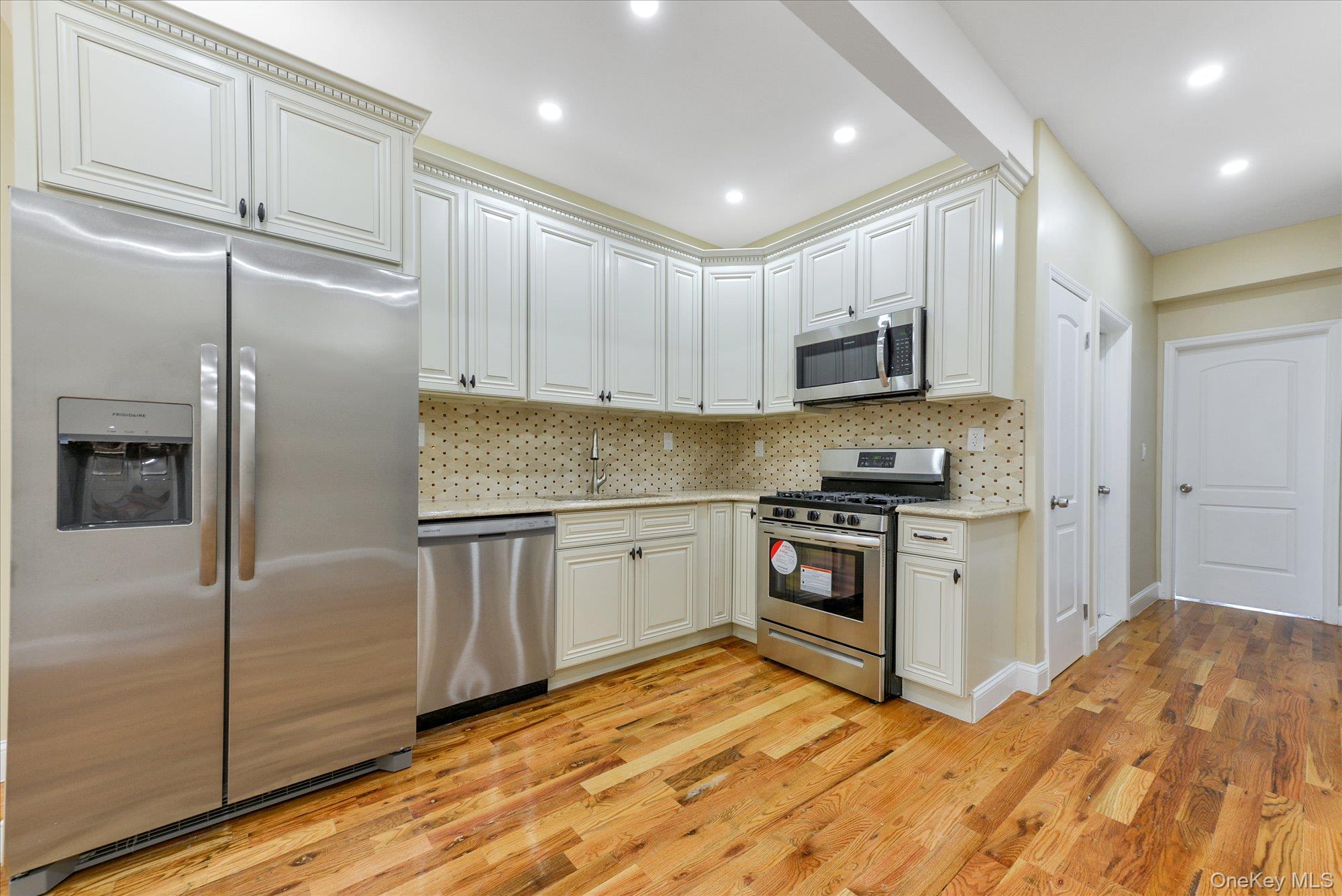 147-12 70th Road Queens, NY 11367 - Photo 13 of 30