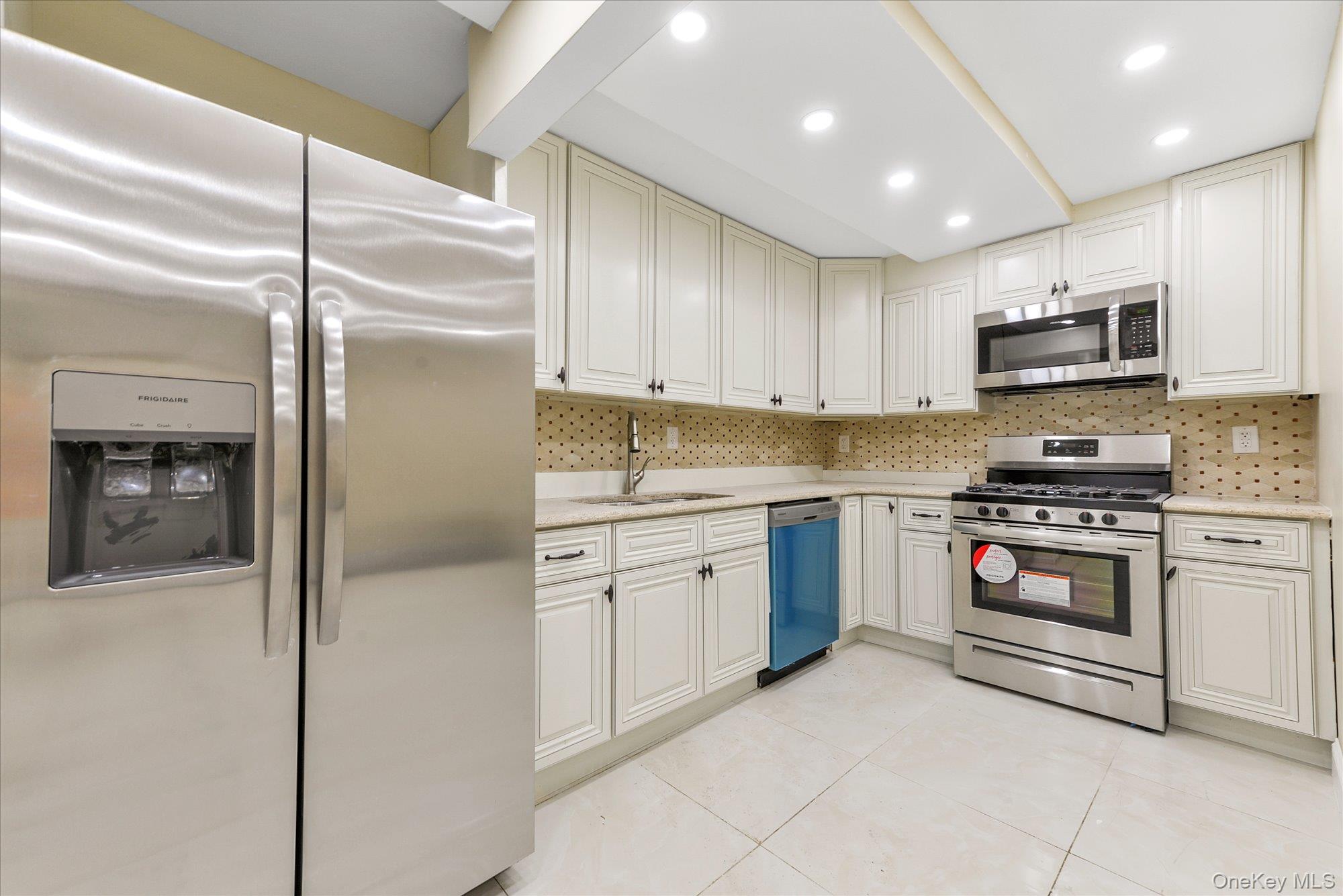 147-12 70th Road Queens, NY 11367 - Photo 23 of 30