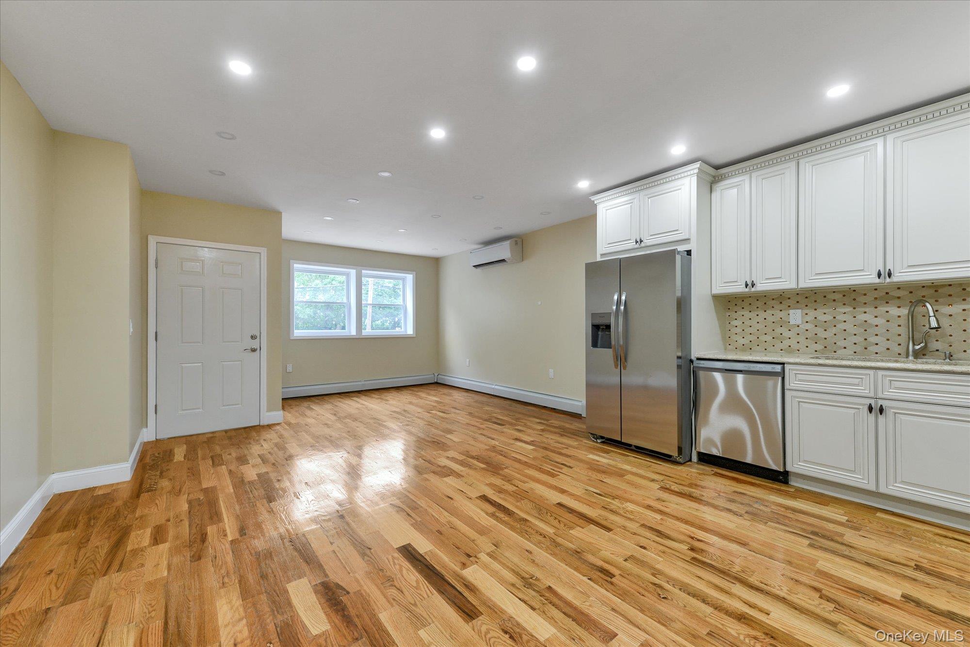 147-12 70th Road Queens, NY 11367 - Photo 3 of 30