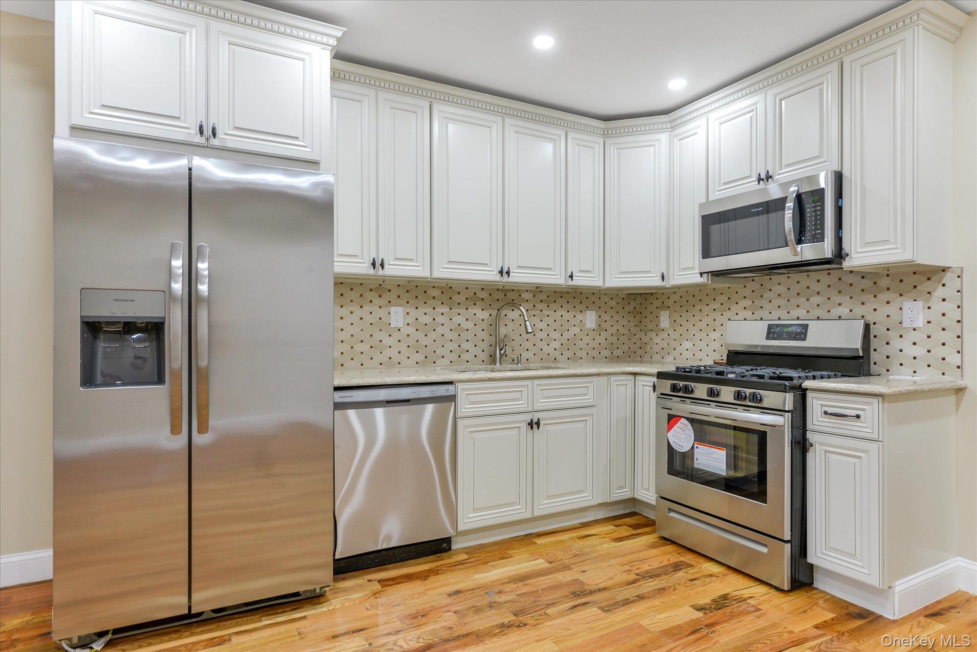 147-12 70th Road Queens, NY 11367 - Photo 4 of 30