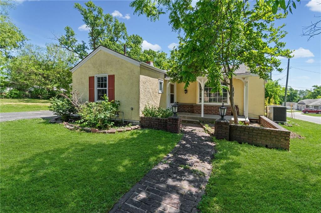 700 East 3rd Street Cameron, MO 64429 - Photo 3 of 28