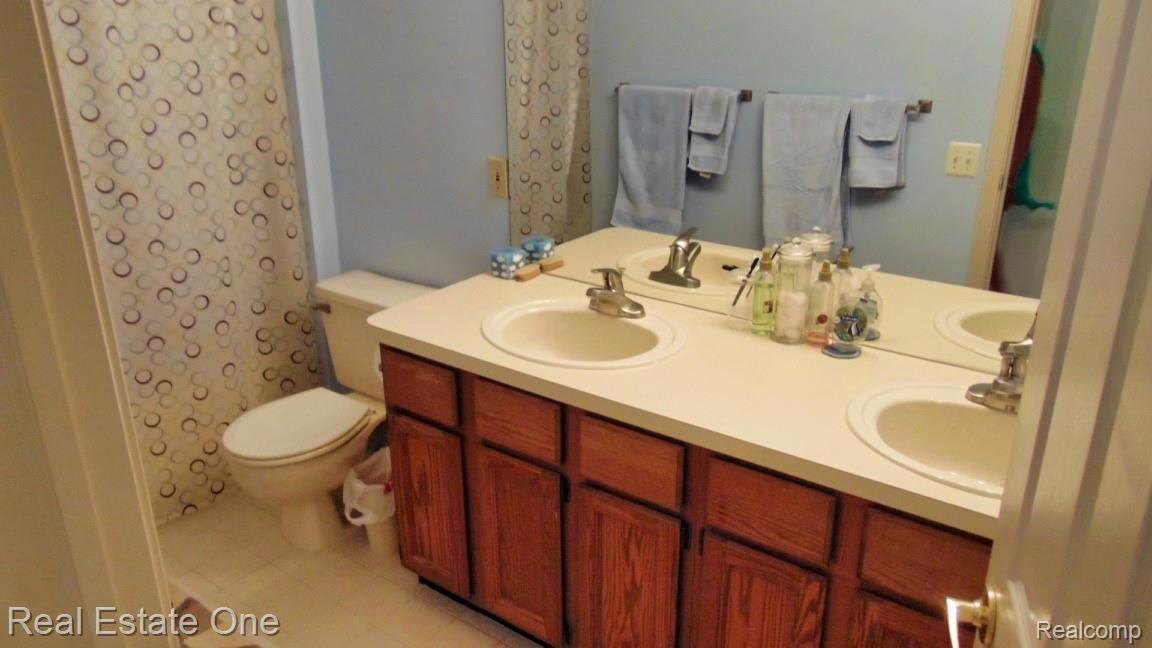 2458 Pleasant View Drive Rochester, MI 48306 - Photo 17 of 68 DSC00191.jpeg