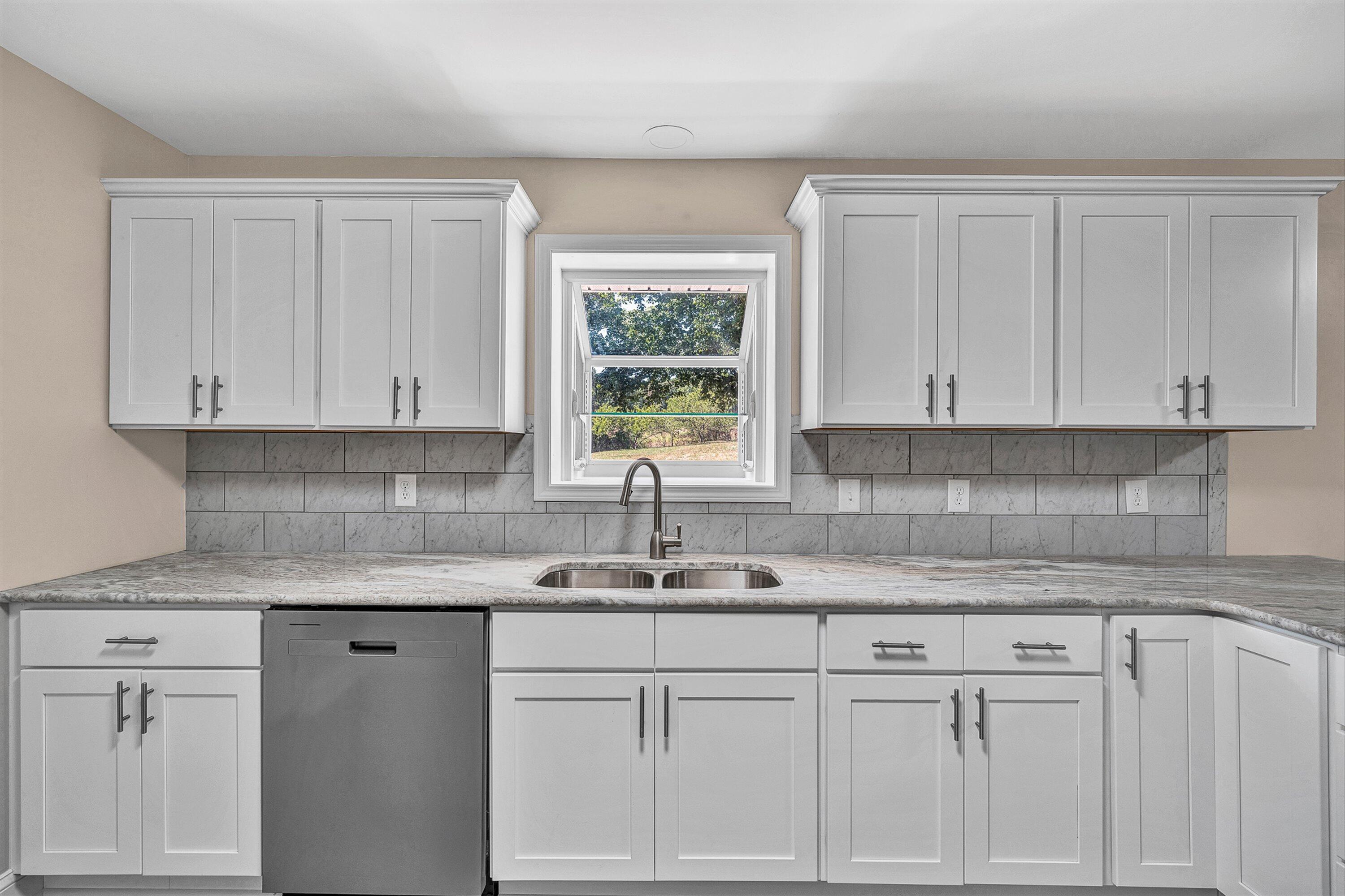 2047 Botetourt Road Fincastle, VA 24090 - Photo 7 of 59 12-VM-09507