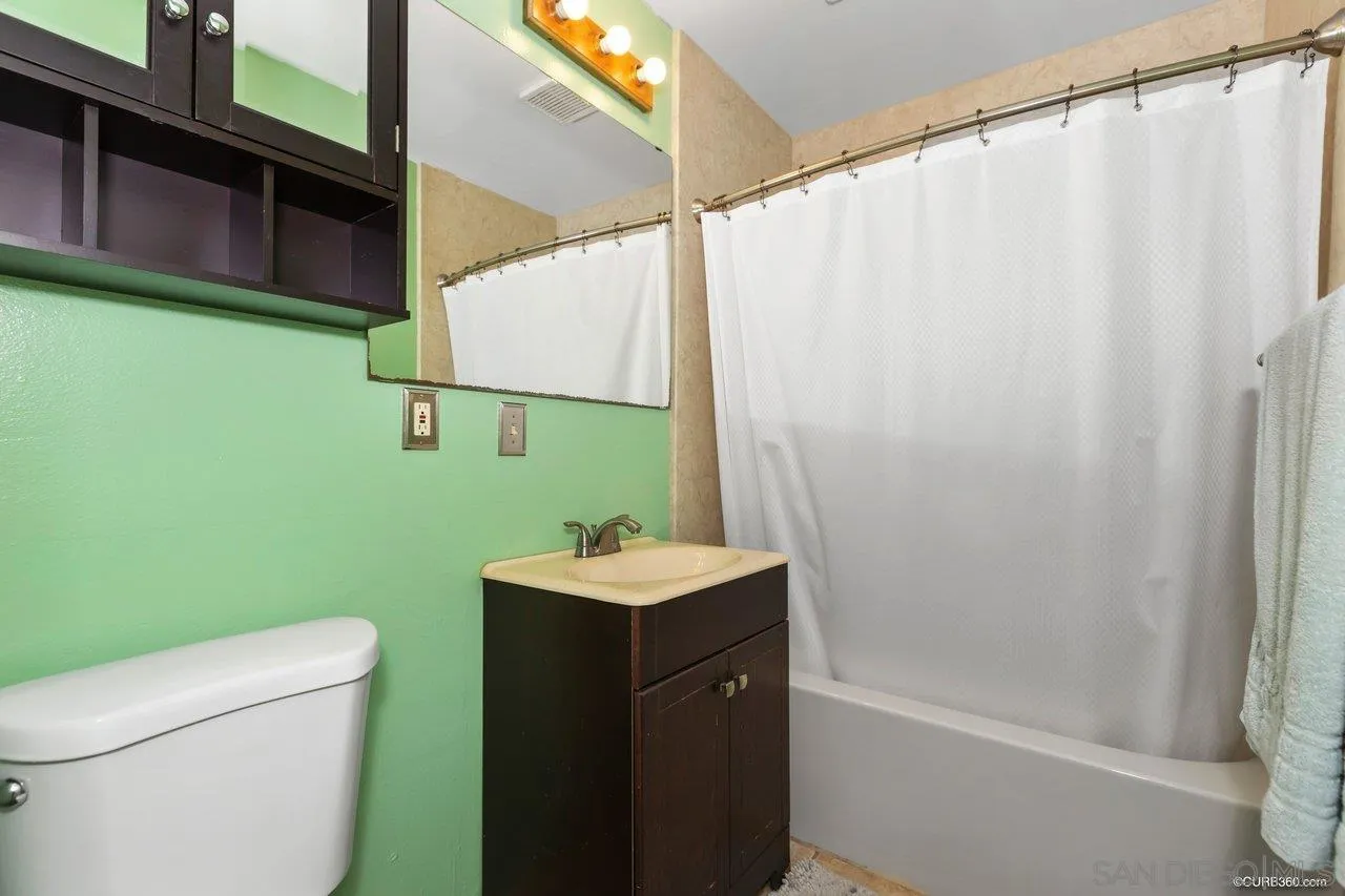 1015 Maria Avenue Spring Valley, CA 91977 - Photo 20 of 25 Gallery Image 20