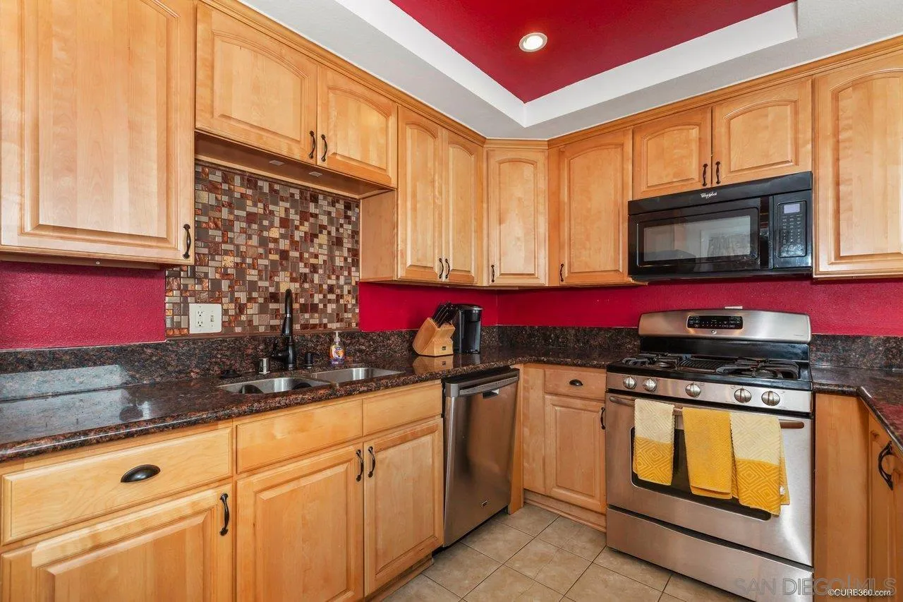 1015 Maria Avenue Spring Valley, CA 91977 - Photo 9 of 25 Gallery Image 9