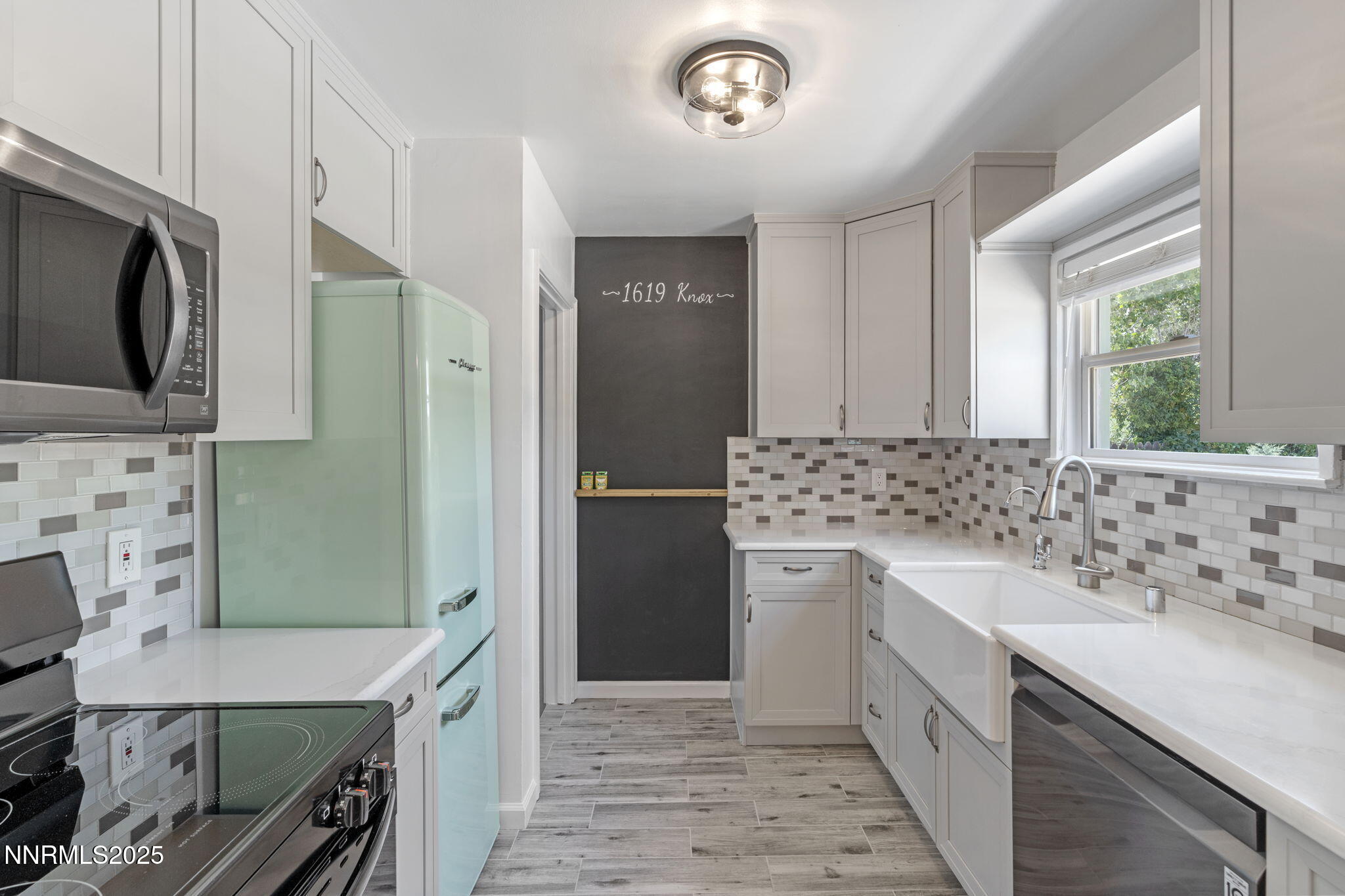 1619 Knox Avenue Reno, NV 89509 - Photo 19 of 38 kitchen