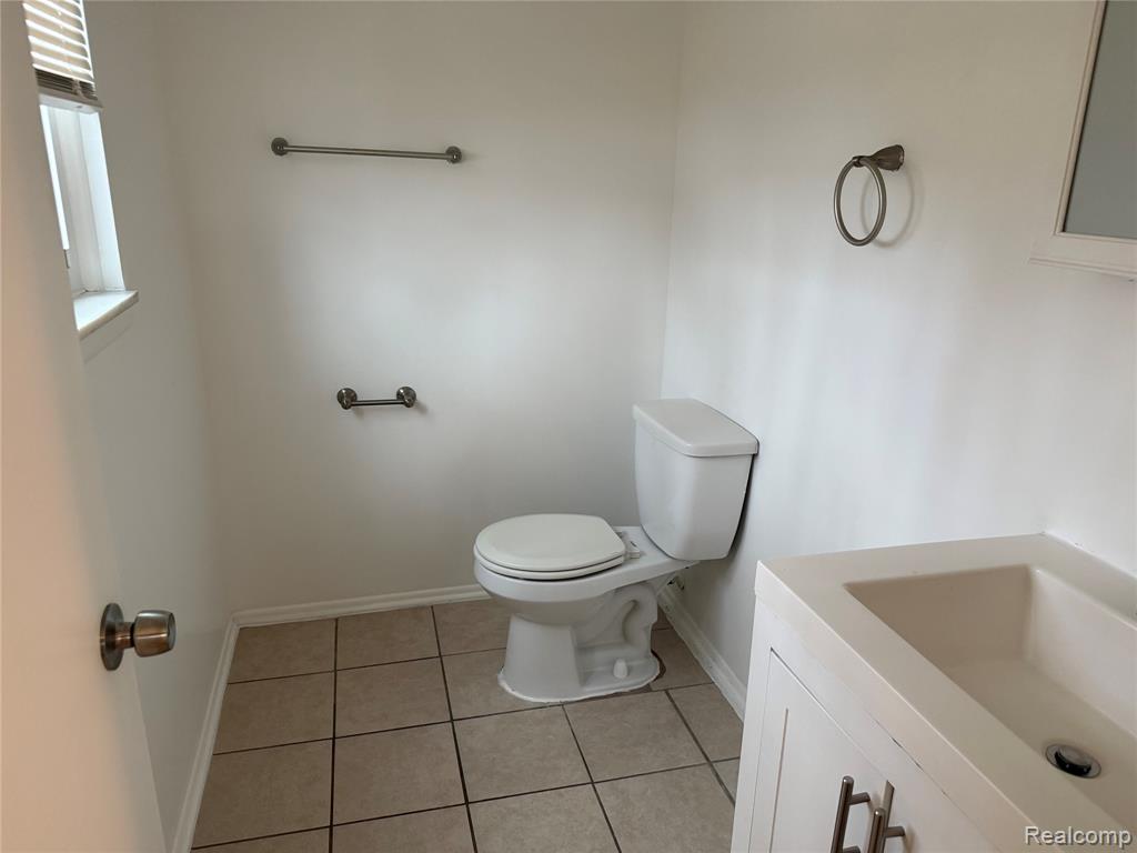 2501 King Road Trenton, MI 48183 - Photo 12 of 19