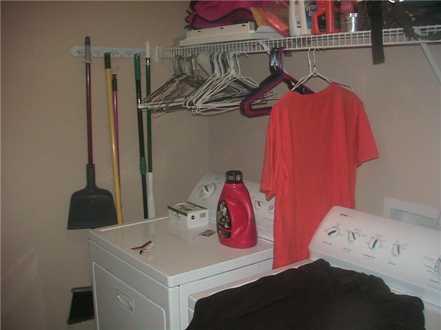 627 Briarhill Road Lebanon, TN 37087 - Photo 11 of 15 Extra large laundry room.