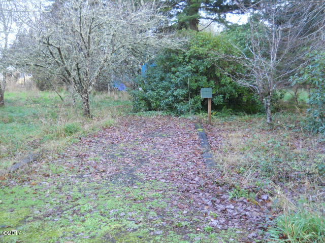 459 Southeast Gibson Road Waldport, OR 97394 - Photo 7 of 22 RV Parking