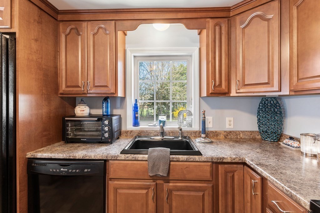 70 Bourbeau Street Chicopee, MA 01020 - Photo 8 of 32