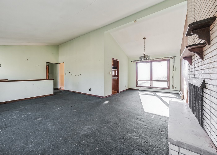 1001 Oak Lane Algonquin, IL 60102 - Photo 7 of 26 a view of a livingroom with a fireplace