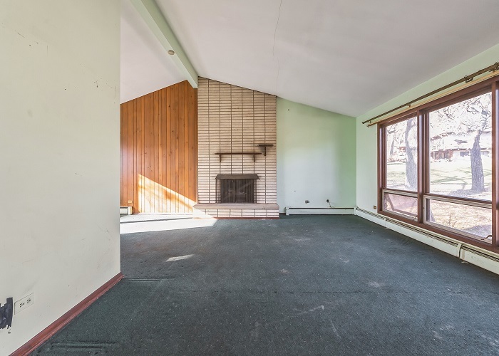 1001 Oak Lane Algonquin, IL 60102 - Photo 10 of 26 an empty room with entrance door