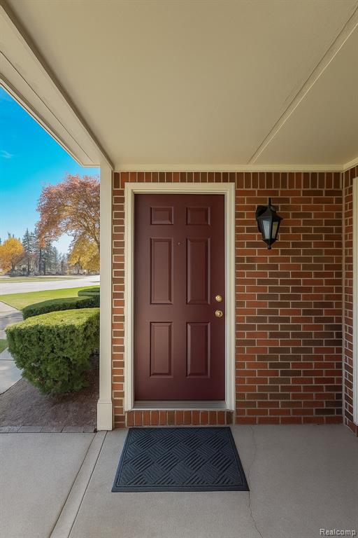 1589 O'Neil Circle Rochester, MI 48307 - Photo 2 of 14