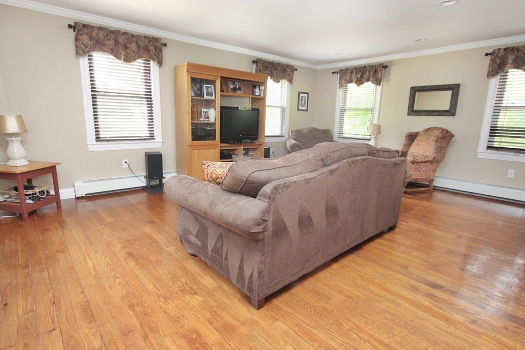 18 Birch Road Norfolk, MA 02056 - Photo 3 of 22 Gallery Image 3