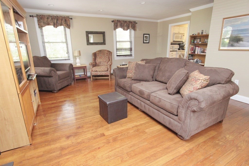 18 Birch Road Norfolk, MA 02056 - Photo 6 of 22 Gallery Image 6