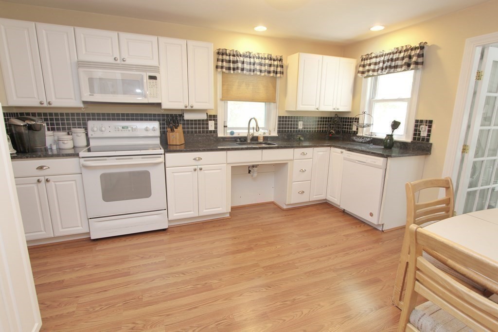 18 Birch Road Norfolk, MA 02056 - Photo 7 of 22 Gallery Image 7