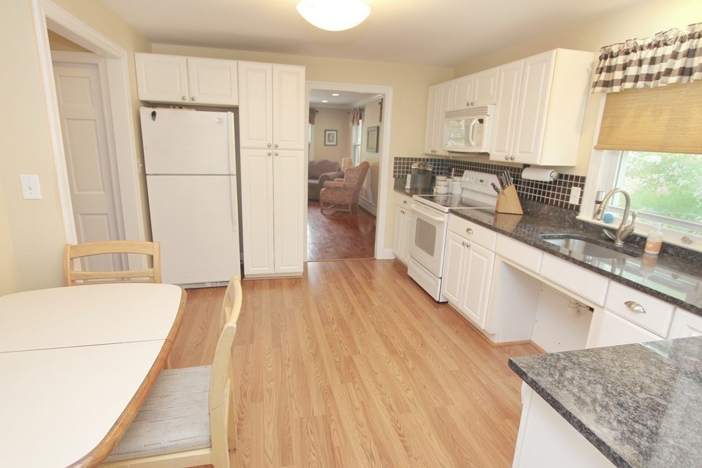18 Birch Road Norfolk, MA 02056 - Photo 8 of 22 Gallery Image 8