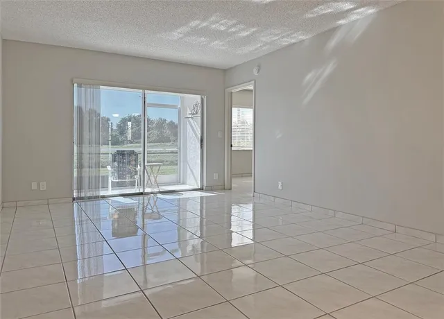 $164,900 | 3001 Holiday Springs Boulevard, Unit 102, Margate, FL 33063