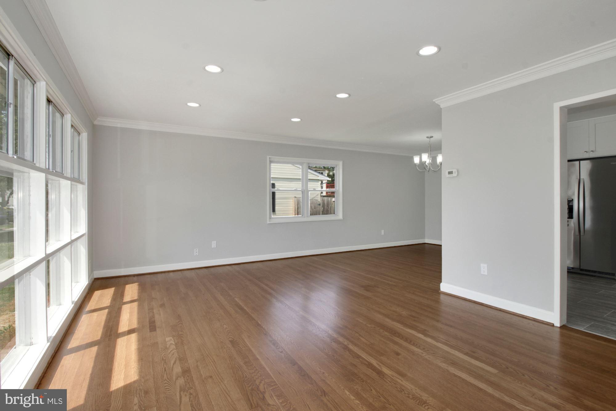 6318 Craigmont Road Baltimore, MD 21228 - Photo 4 of 30